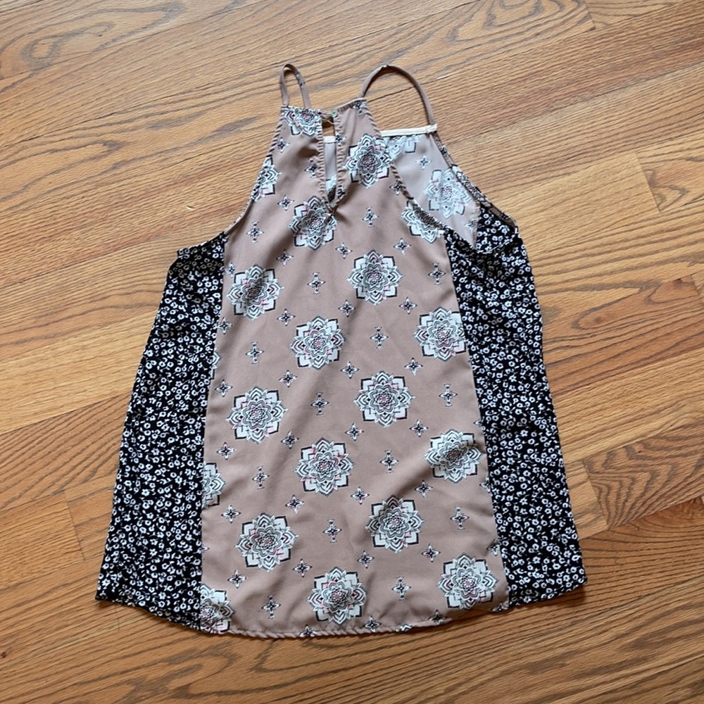 Flowy patterned top - Picture 2 of 3
